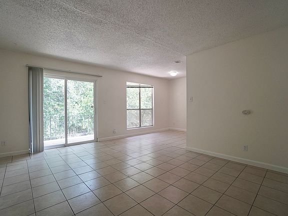 5th image of 2906 Sweeney Ln APT D