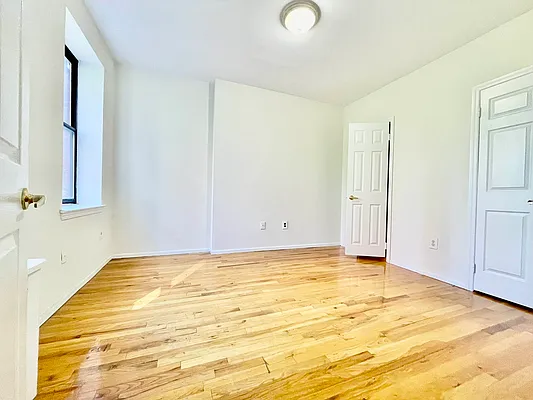 Rented by HOLTON REAL ESTATE INC. | media 19