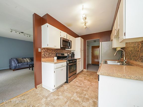 3rd image of 1311 S Finley Rd APT 308