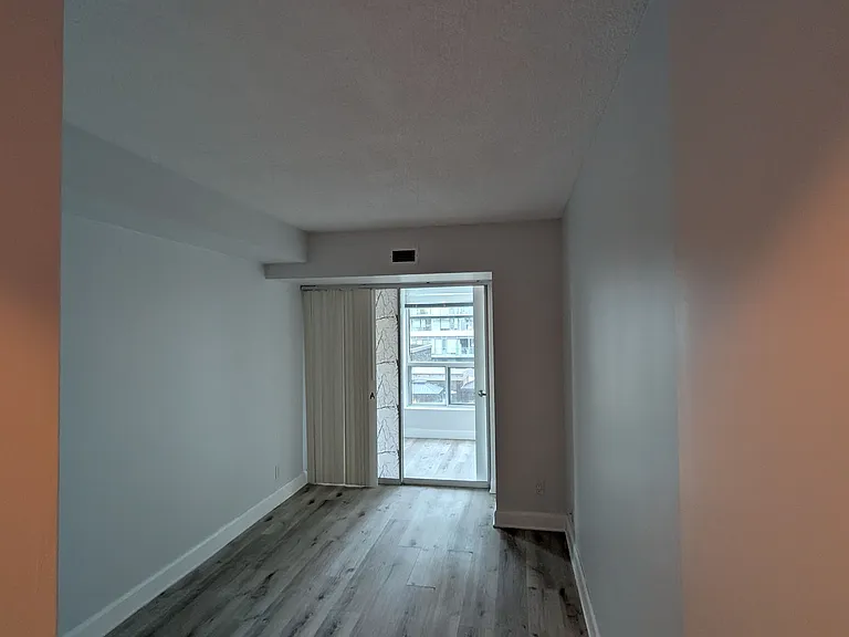 92 King St E #805 — Photo 7