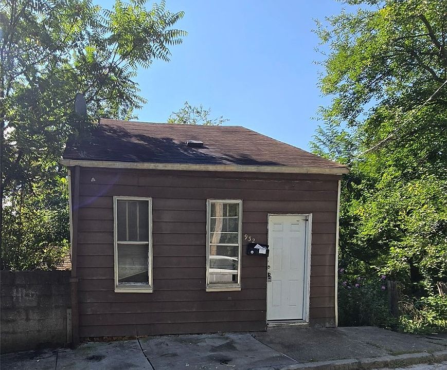 1st image of 932 Excelsior St