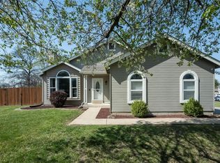 1409 Brittany Cv, Saint Charles, MO