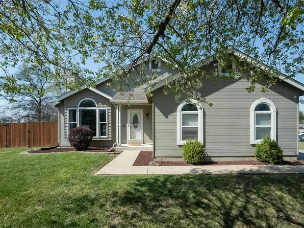 1409 Brittany Cv, Saint Charles, MO 63304