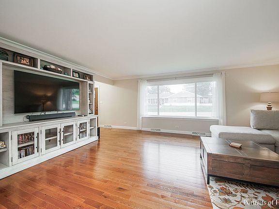 3rd image of 339 Lincoln Ave