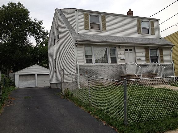 2nd image of 135 Brookwood St