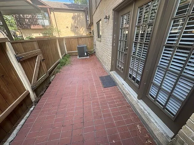 11711 Memorial Dr #563 — Photo 7