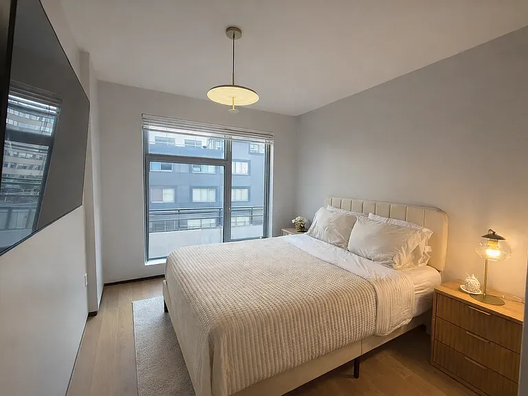 350 W 44th St #Penthouse 3 — Photo 7