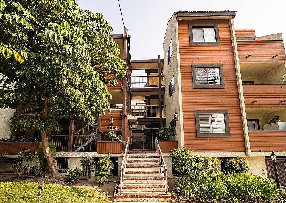 1st image of 1304 Stanley Ave APT 8