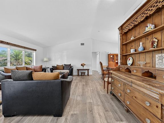 5th image of 10124 SW 130th Ter