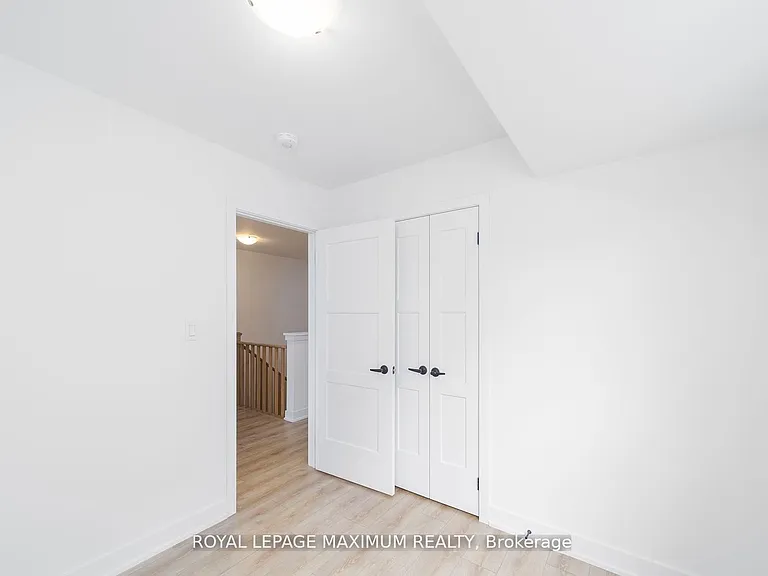 32 Wagon Ln #4 — Photo 16