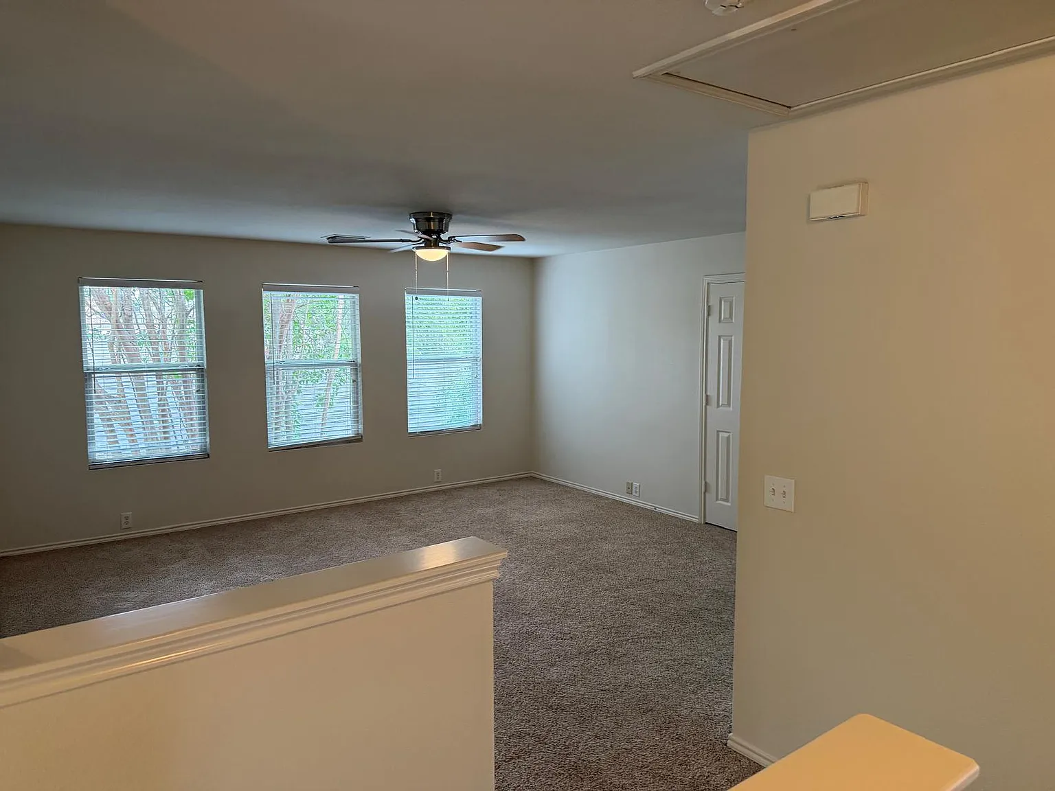 5 bed, 2.5 bath, 2510 sqft, $2,295 — Photo 4
