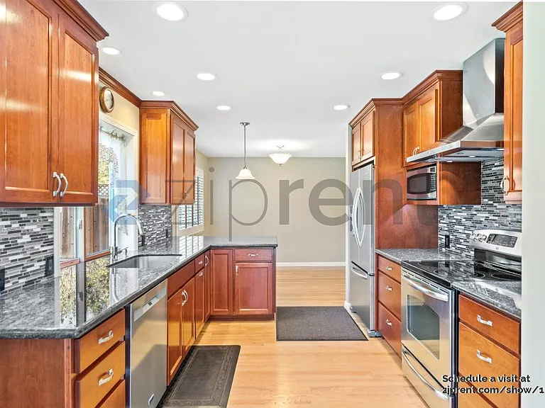 1602 Saint Regis Dr — Photo 12
