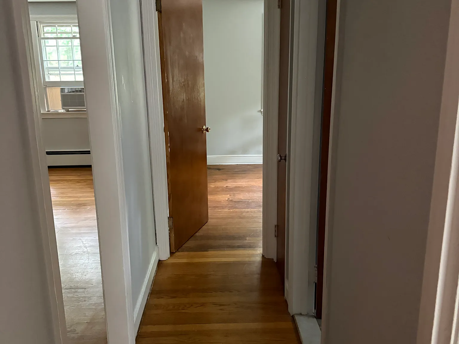 2 bed, 1100 sqft, $1,550 — Photo 2