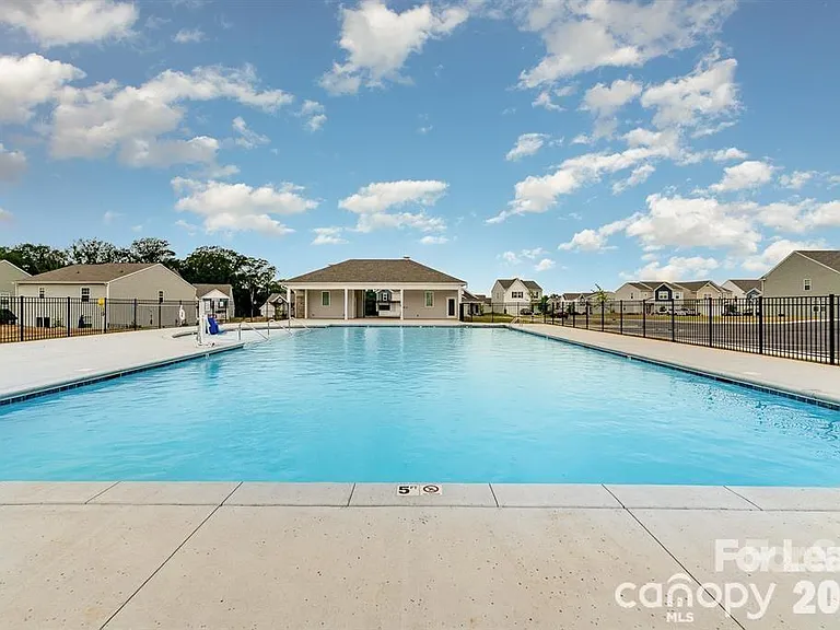 2533 Trollinger Dr — Photo 30