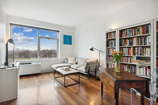 Rented by Miriam Izsak Realty  LLC | media 11