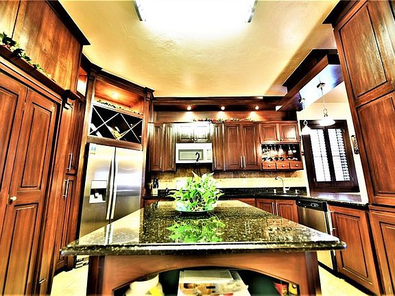 4th image of 3150 Hidden Creek Dr