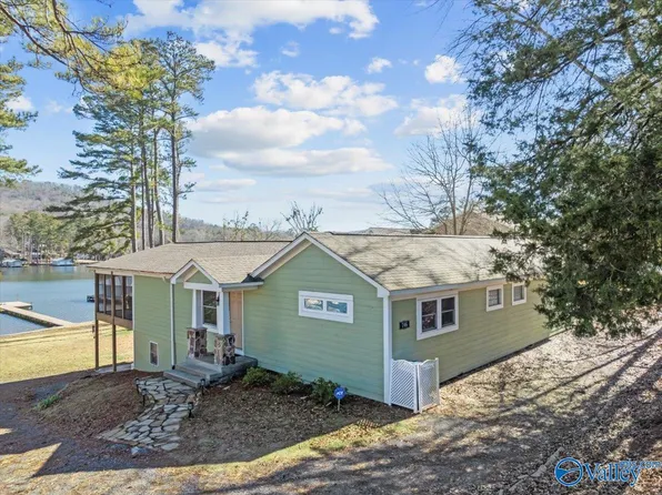 746 Honeycomb Rd, Grant, AL 35747