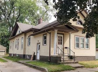 11 1/2 S Jackson Ave, Mason City, IA 50401