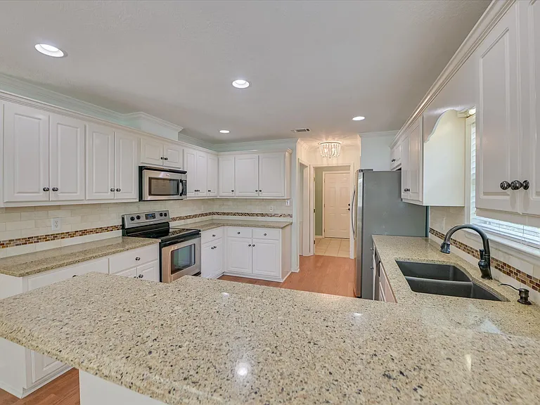 2037 Magnolia Pkwy — Photo 11