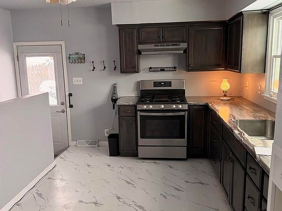 2nd image of 1115 Spruce Hills Dr
