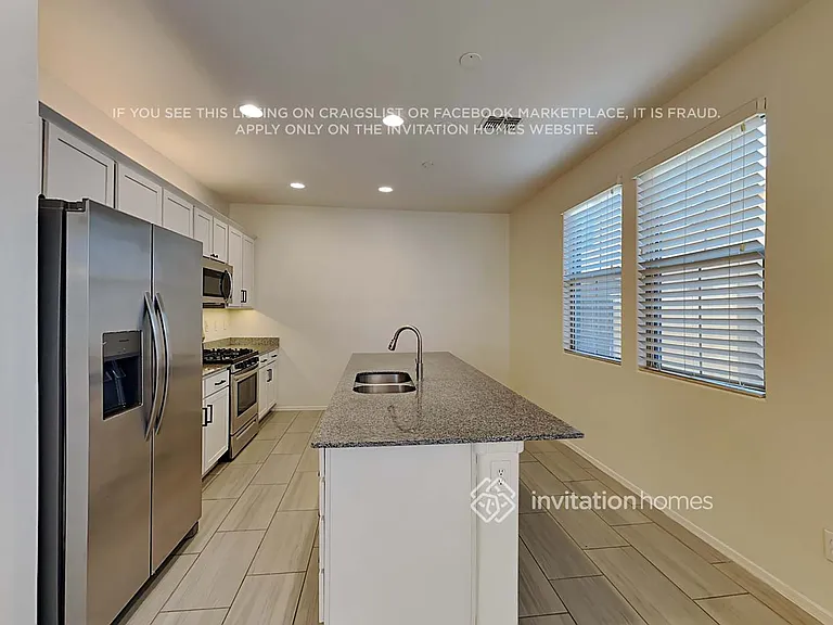 326 N Sandal — Photo 5