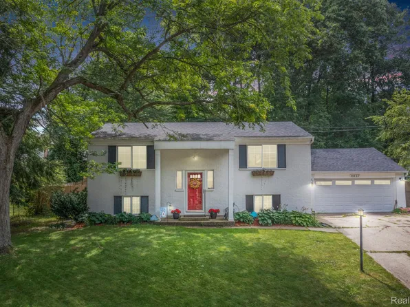 4837 Kittery St NW, Comstock Park, MI 49321