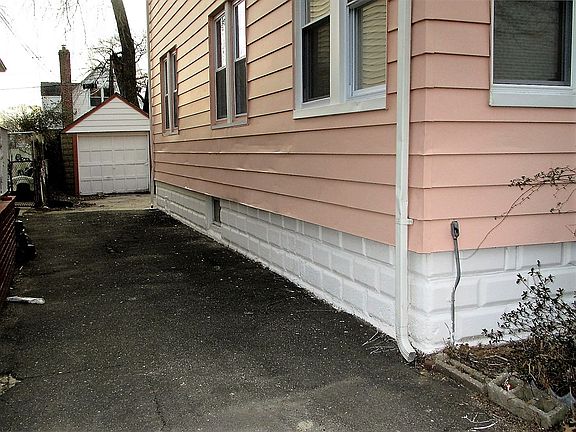 4th image of 227-18 107th Ave