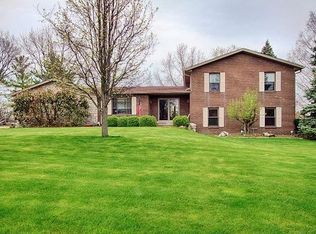 2415 Sir Douglas Dr, Hamilton, OH 45013