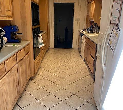 3rd image of 1804 Linden Dr