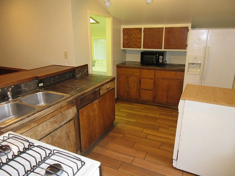 179 E Lincoln Ave — Photo 20