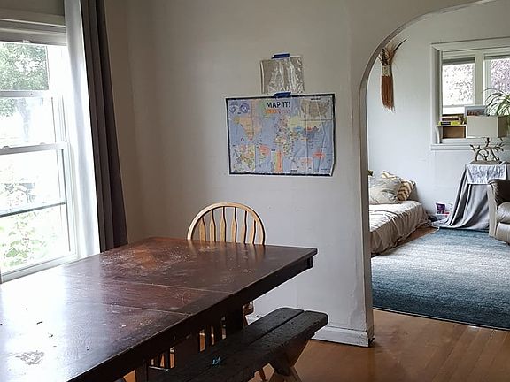 5th image of 16 Clark Ave W
