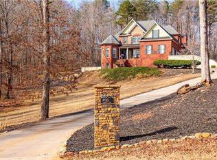 351 Shoals Ln, Clarkesville, GA 30523