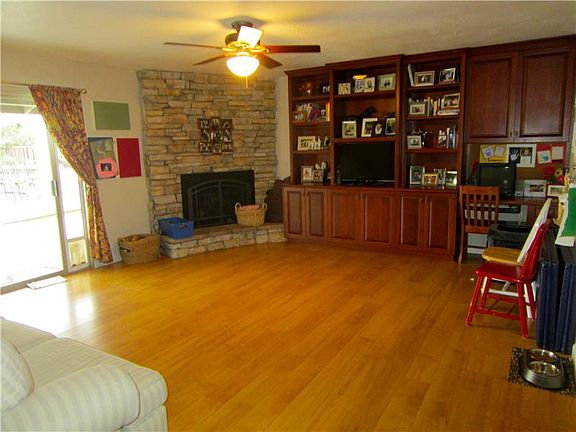 5th image of 112 Monte Vista Dr