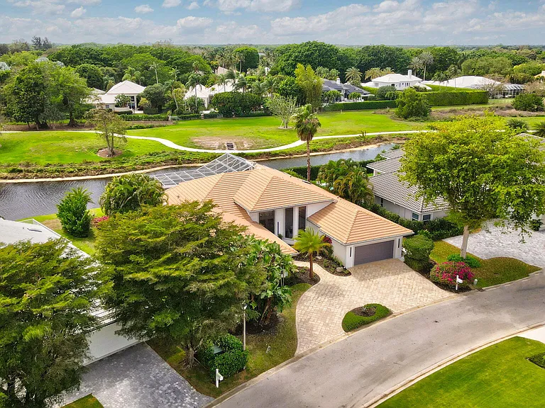 11180 Isle Brook Ct — Photo 72