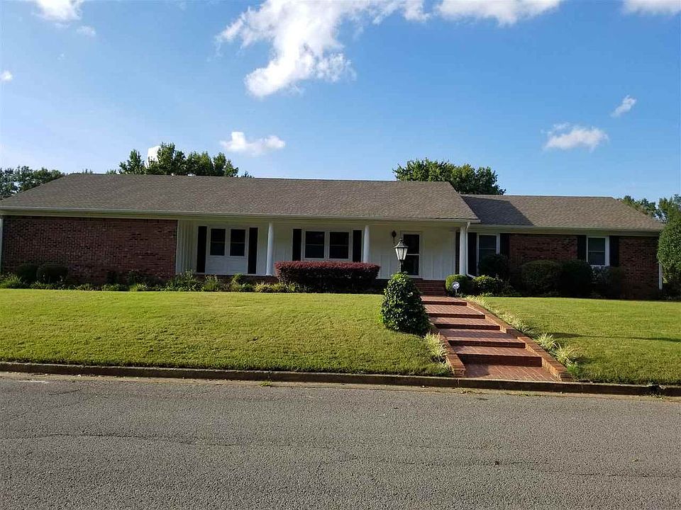 1st image of 915 Breckenridge Dr