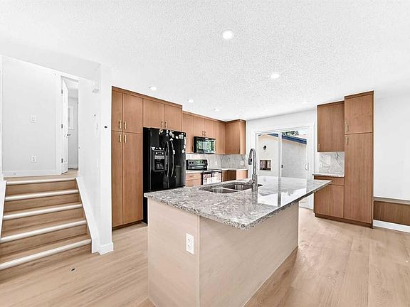 3rd image of 55 E McKinley Way SE