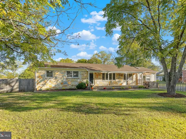 102 Walnut Dr, Fredericksburg, VA 22405