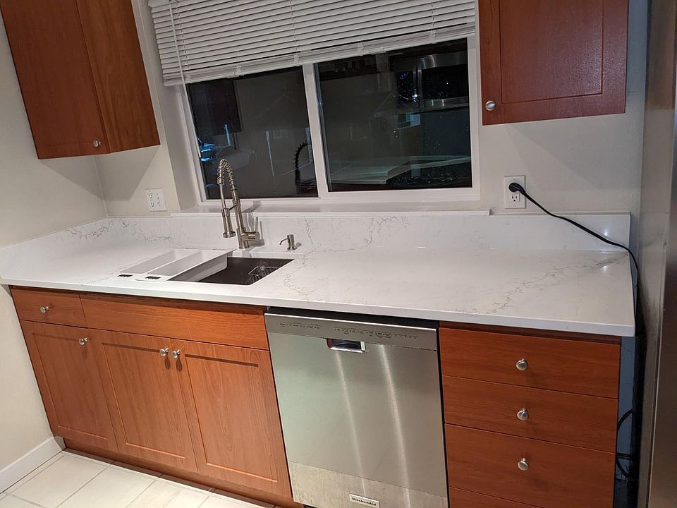 Quartz Kitchen platform w/stainless steel sink