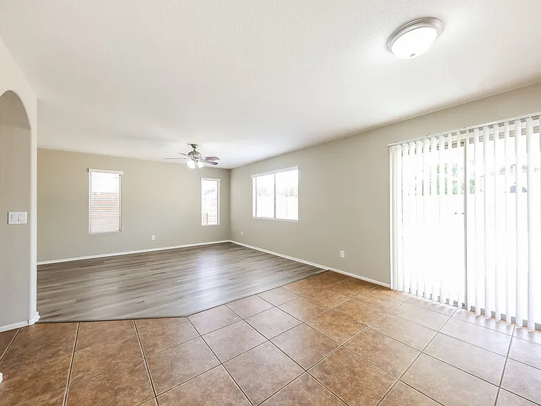 2319 W Running Deer Trl — Photo 6