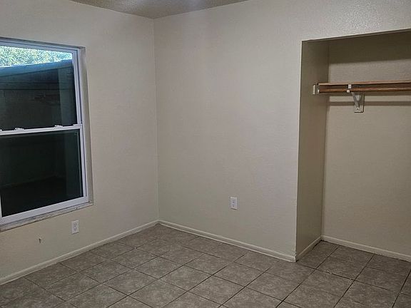 4th image of 807 56th Ave E