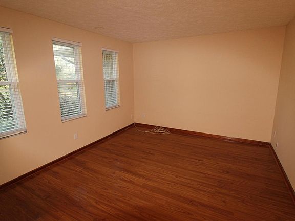 4th image of 10208 Shady Crest Ln