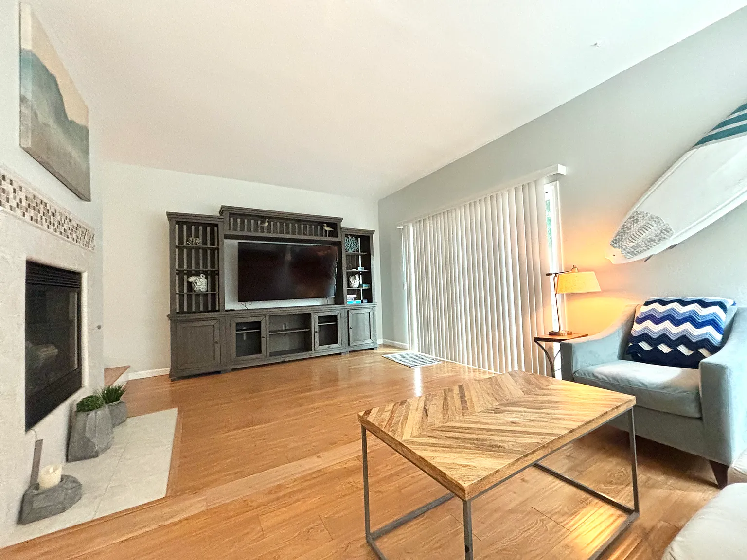 2 bed, 2.5 bath, 1457 sqft, $4,495 — Photo 3