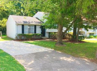 8129 Walnut Creek Ln, Charlotte, NC 28227