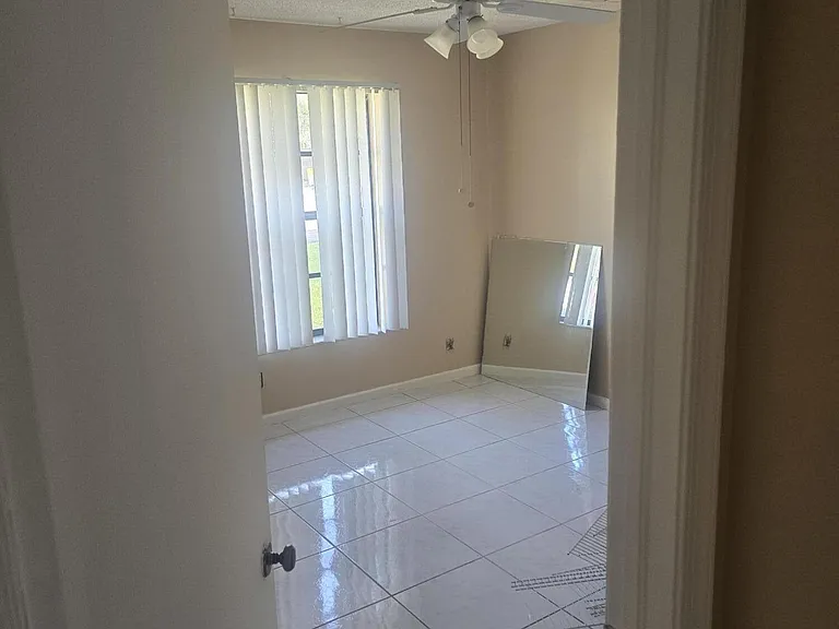4290 Royal Banyan Way #B — Photo 5