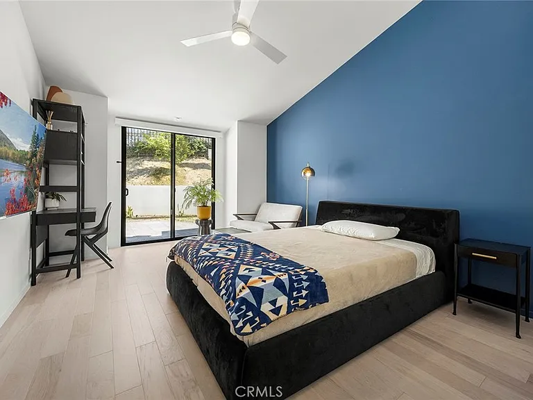 275 S Owens Dr — Photo 17