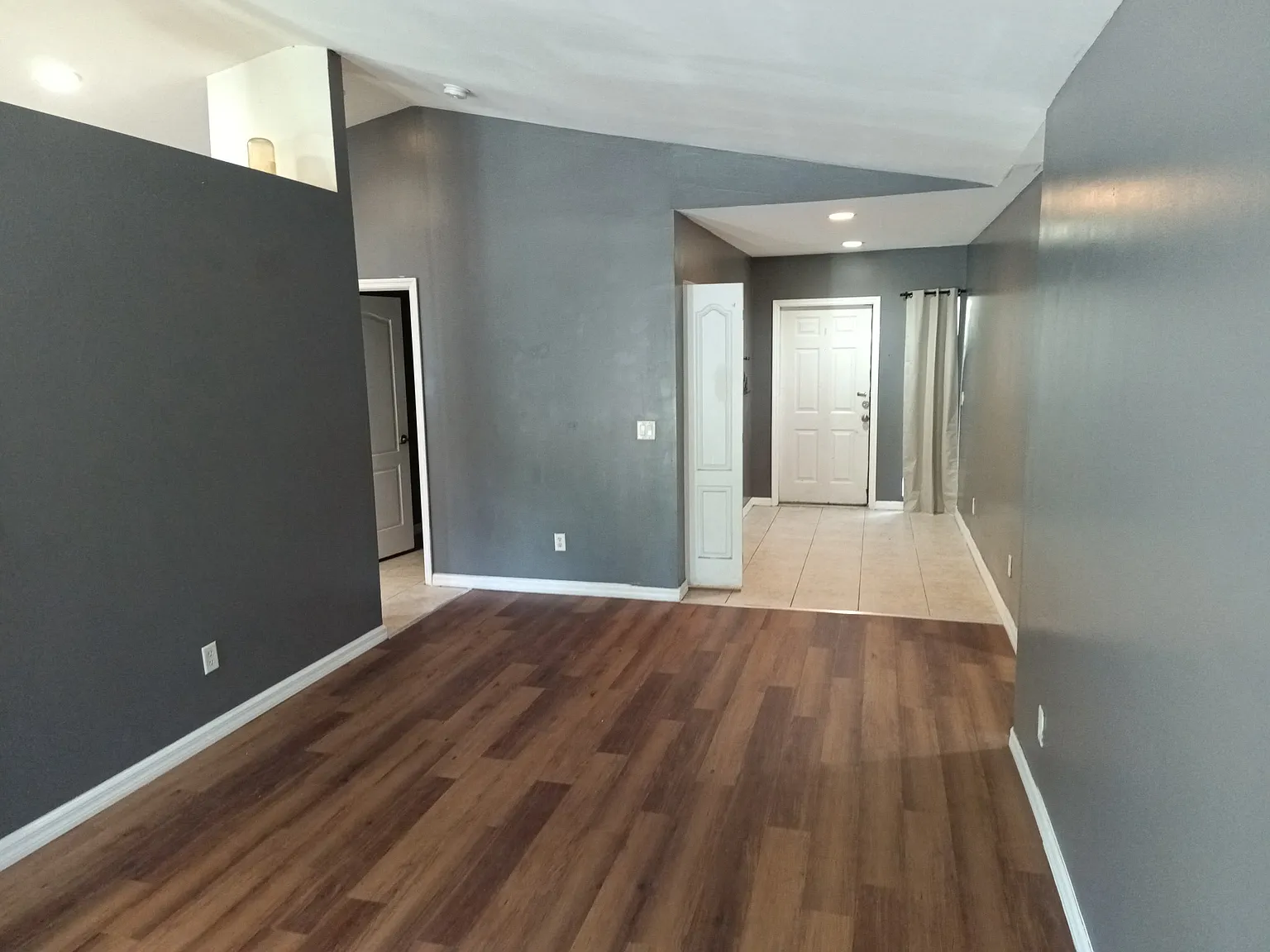3 bed, 1800 sqft, $1,995 — Photo 2