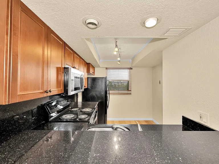 118 Royal Park Dr #4G — Photo 9