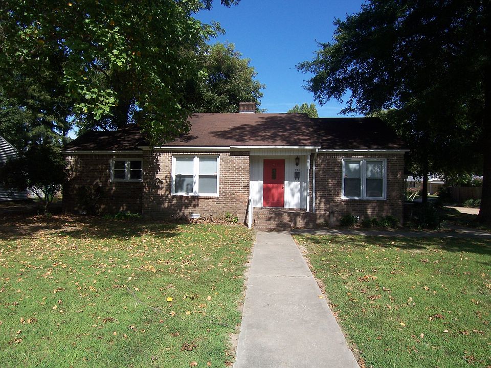 1st image of 900 W Hardin St