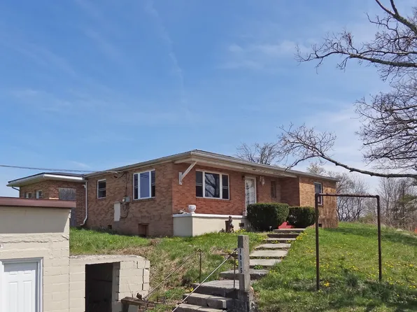 1015 Grafton Rd, Morgantown, WV 26508