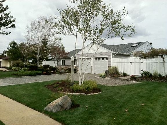 5th image of 332 Lagoon Dr S